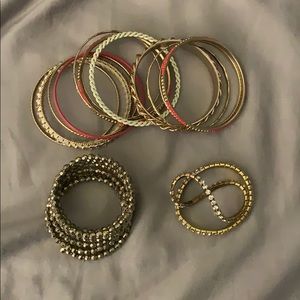 3 sets of bracelets - Gold